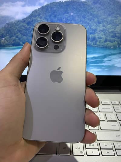 15 Pro JV 128 gb natural titanium