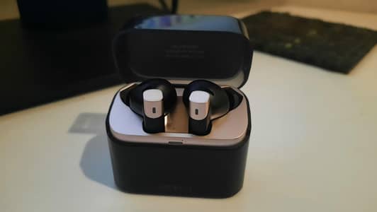 Ronin Glaciers by Hasan Raheem, Used for only 3 weeks 1 year warranty