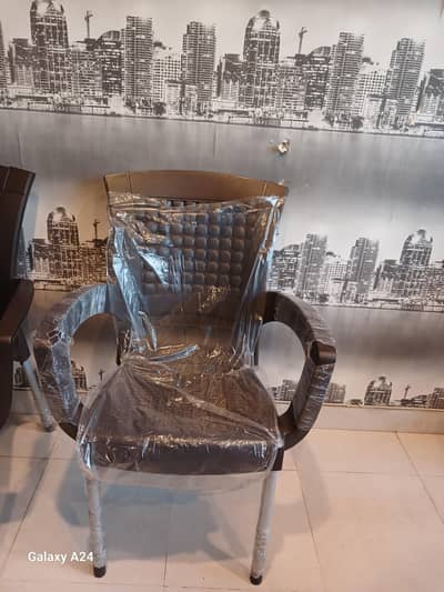 used chair and table in good condition