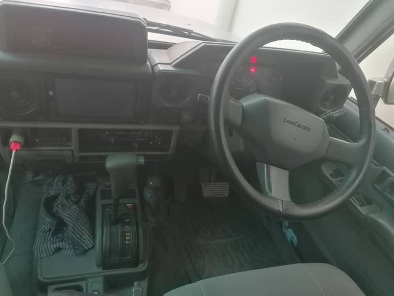 برائے فروخت لینڈ کروزر 1992 ماڈل 4