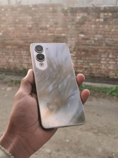 vivo y04 box and charger 4/64