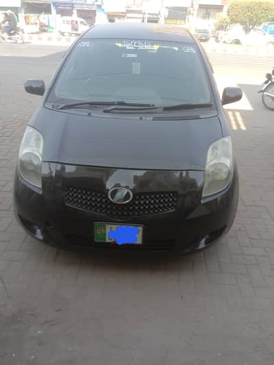 vitz totally genuine seloon mein