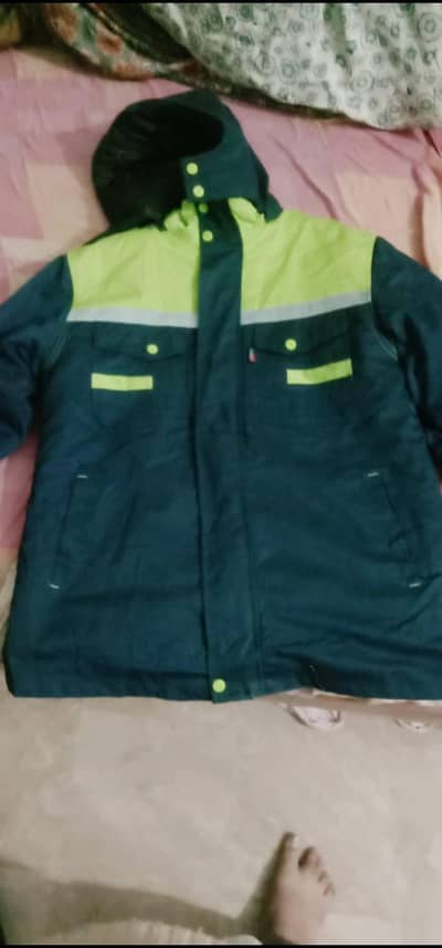 Quality wali chiz hn condition 10 by 9.5 size large