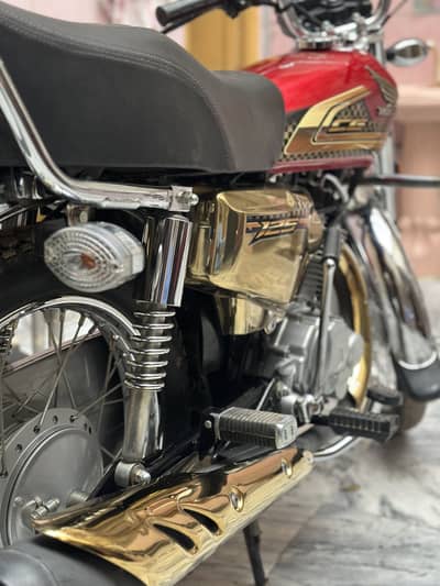 Honda 125 Gold Self Start like new