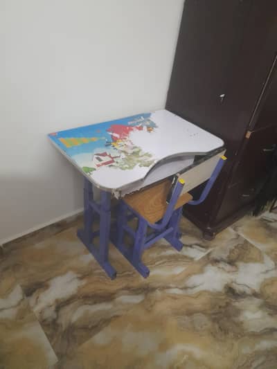 kids table and chair