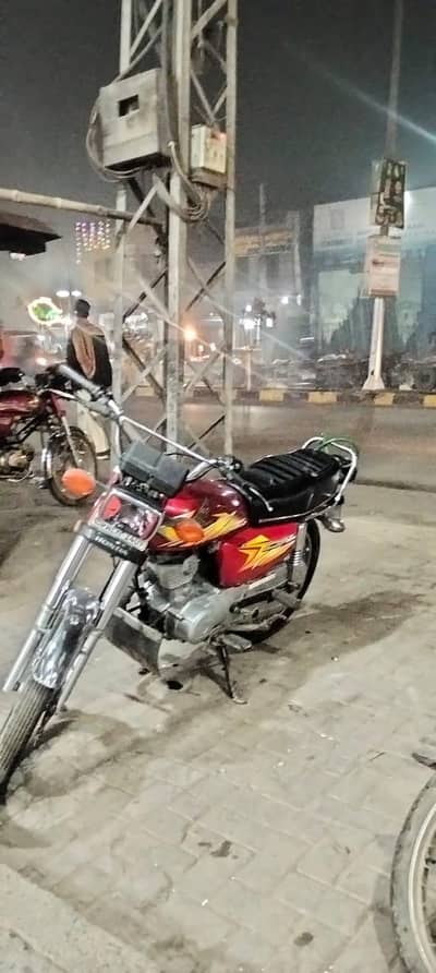 Honda 125 motorcycle New condition. urgent sale.