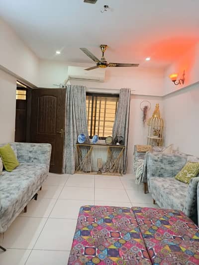 Prime Location Gulistan-E-Jauhar - Block 3-A 1750 Square Feet Flat Up For Sale