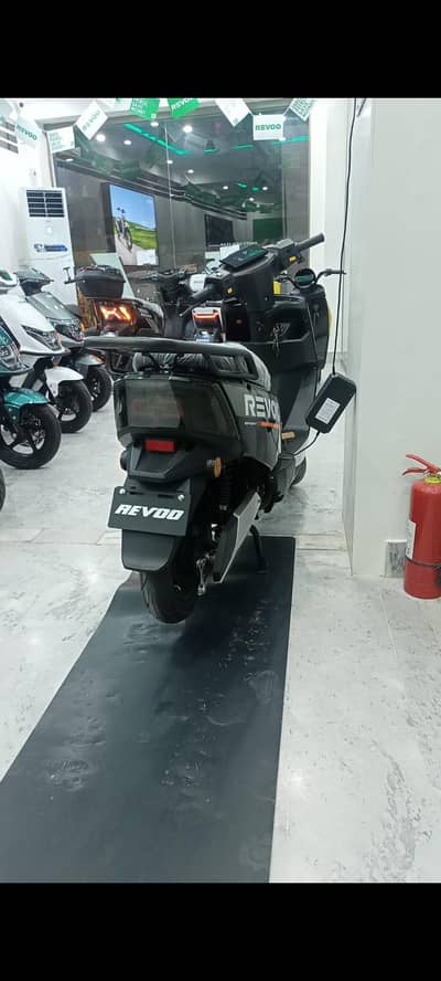 Reevo Electric Scooty for sale