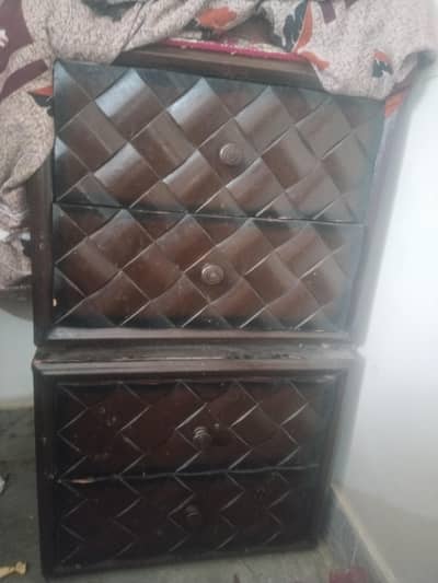 Bed set with shohcase