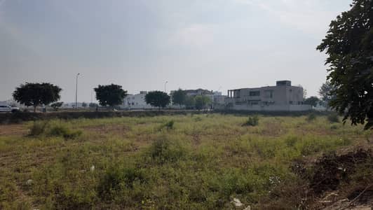 DHA PHASE 8 MAIN ROAD PLOT FOR SALE V BLOCK