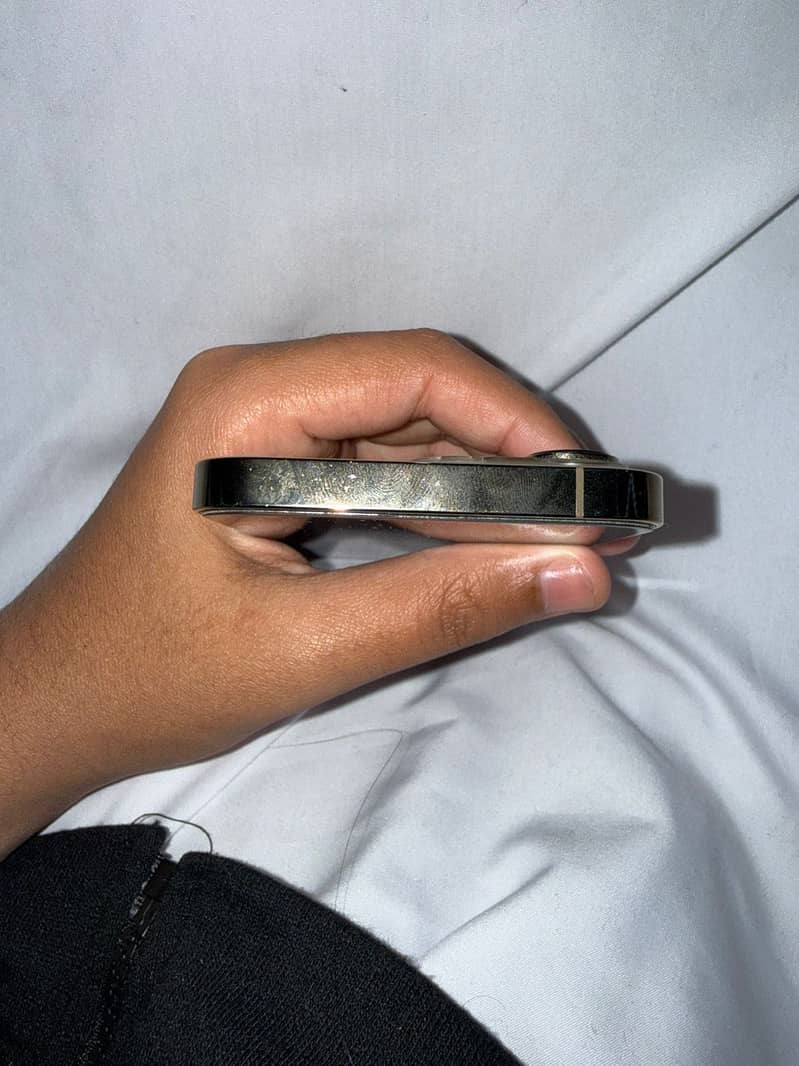 iPhone 13 pro jv 5