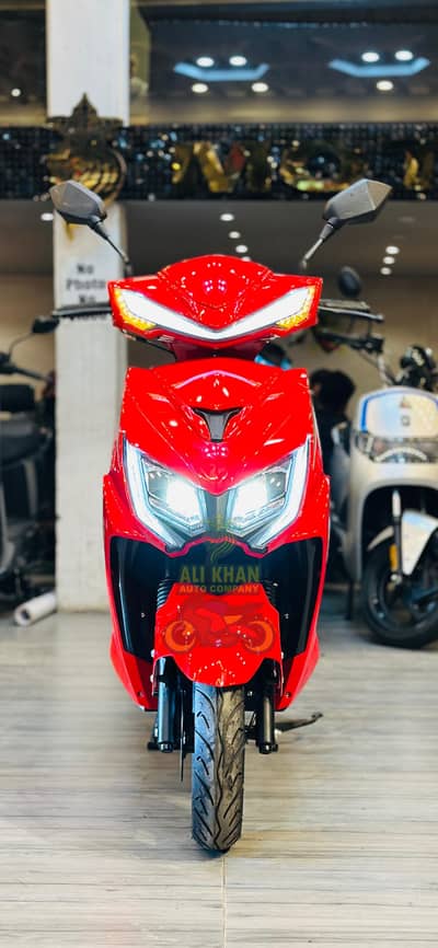 SCOOTY SCOOTER M6 E8S Pro T9 YADEA G7 T5 RAMZA EVEE NISA C1 AIR MALE