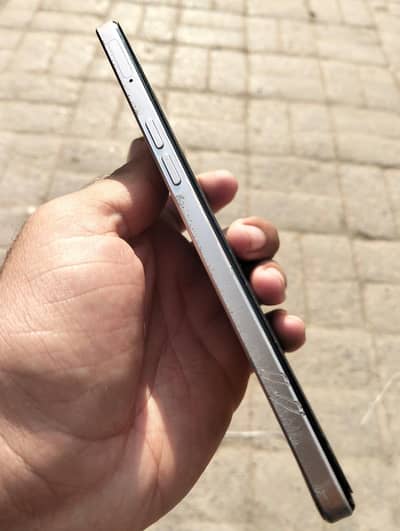 condition 10 by 9 full okay 8ram 128 gb