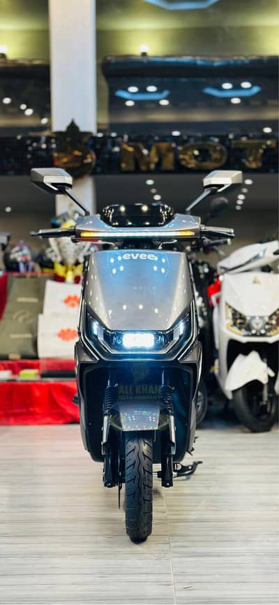SCOOTY SCOOTER M6 E8S Pro T9 YADEA G7 T5 RAMZA EVEE NISA C1 AIR MALE