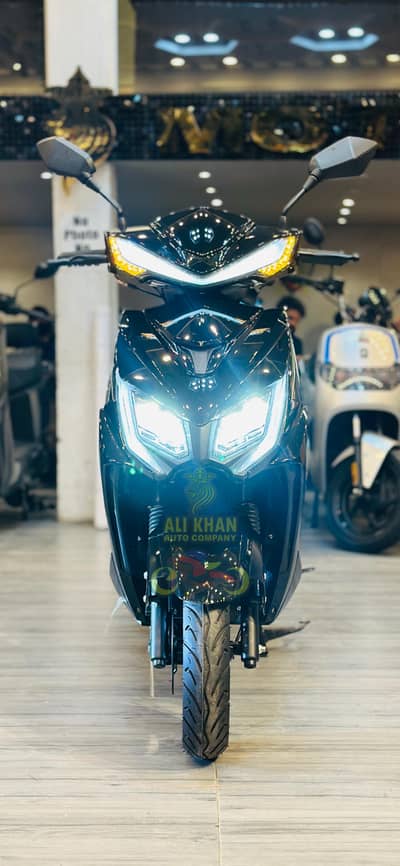 SCOOTY SCOOTER M6 E8S Pro T9 YADEA G7 T5 RAMZA EVEE NISA C1 AIR MALE