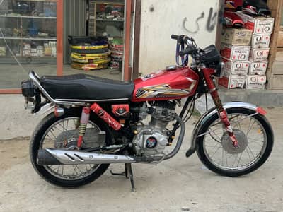 Urjent sale 125 2023 model neat condition 03155892923