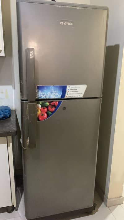 3 rack fridge with vegetable compartment