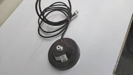 Magnetic mount antenna base M110
