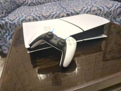 Playstation 5 second hand 10/10 condition brand new