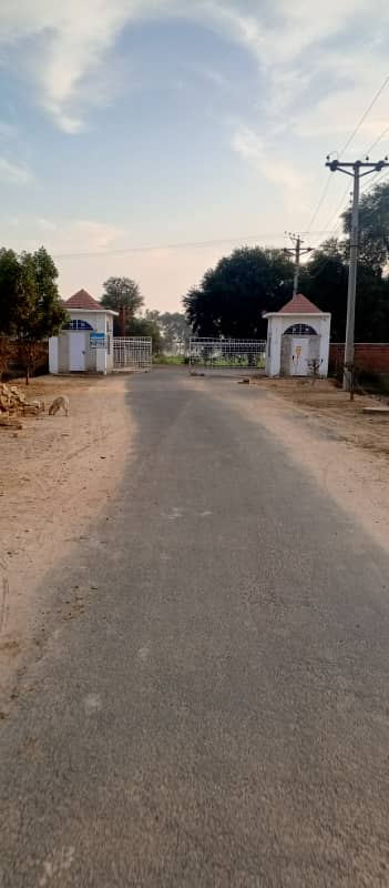Almomin garden near 10 BC phatak Hasilpur road 5 mrla plot urgent sale wid all facilities Rigistry intaqal 30 ft metal