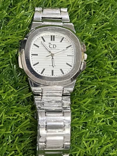 Original Branded Watch – New Condition – Urgent Sale – Rs 1300