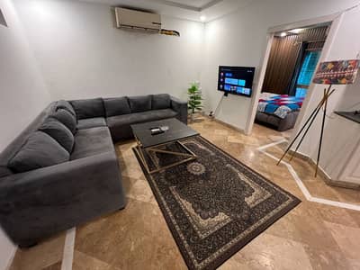 1700 Square Feet Flat Situated In 11 Central Apartments For sale
