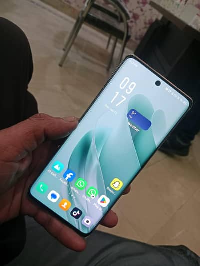 Infinix zero 30 10by9 condition hai 8 256 me haai