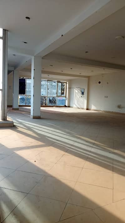 2000 SQFT First Floor Hall for Rent in Johar Town Near UCP University Near Nishaat Very Hot Location for Food Point, Beauty Saloon, Clinic, Grocery Store, Dollar Shop