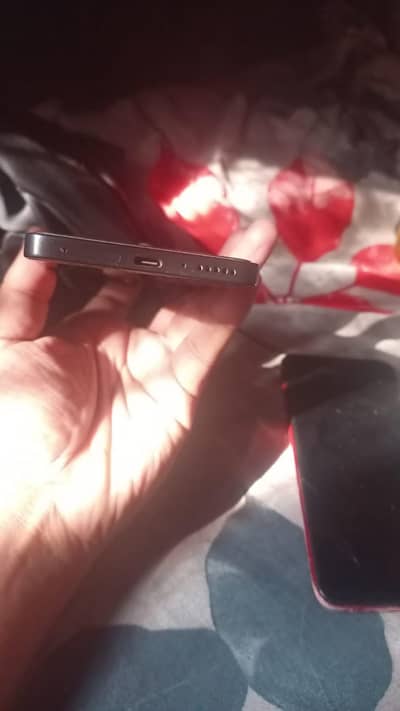 redmi not 13. . 8+8. . room 128 108 back camra  only mbi pta aprove