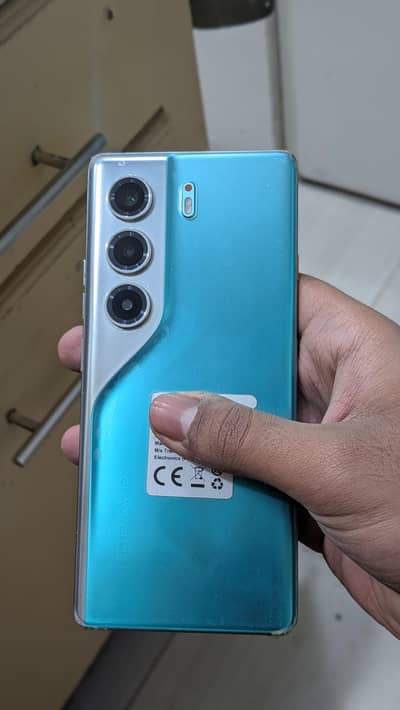 Tecno Camon 40 Pro lush condition