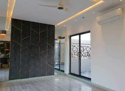 Ready To Buy A House 1 Kanal In DHA Phase 7