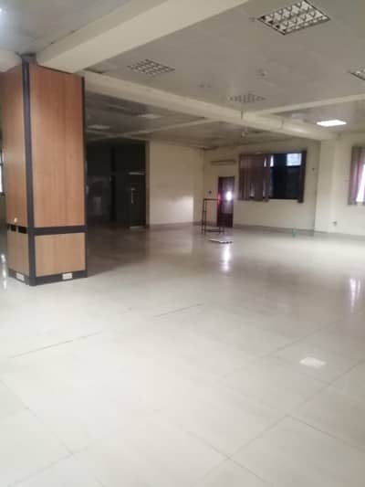 I-10 SEPARATE PLOT 100X250 OFFICE COVERED AREA 9000 SQ FEET OPEN AREA 16000 /-SQ FEET BEST FOR SOFT WAREHOUSES &Amp; EXECUTIVE OFFICES