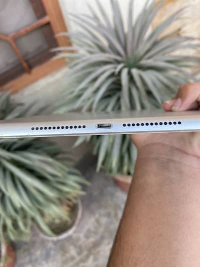 Ipad 6genration 32 gb best for gaming and assignments and work