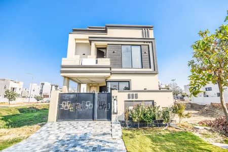 5 Marla Brand New Top Quality Ultra Modern Villa For Sale In DHA