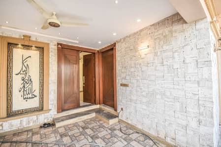 5 Marla Brand New Top Quality Ultra Modern Villa For Sale In DHA Lahore