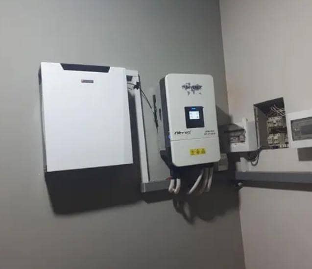 solar installation solar inverter repairing elevated structure 4