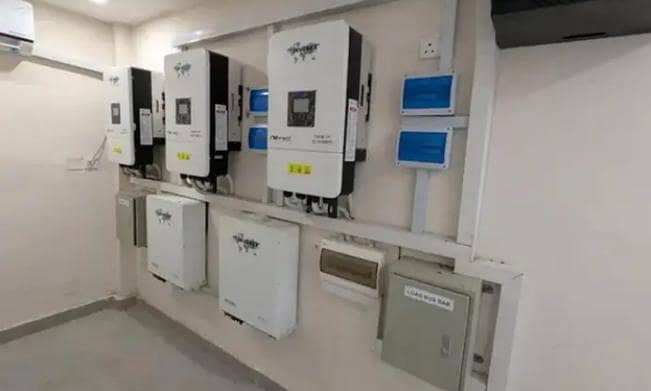 solar installation solar inverter repairing elevated structure 15