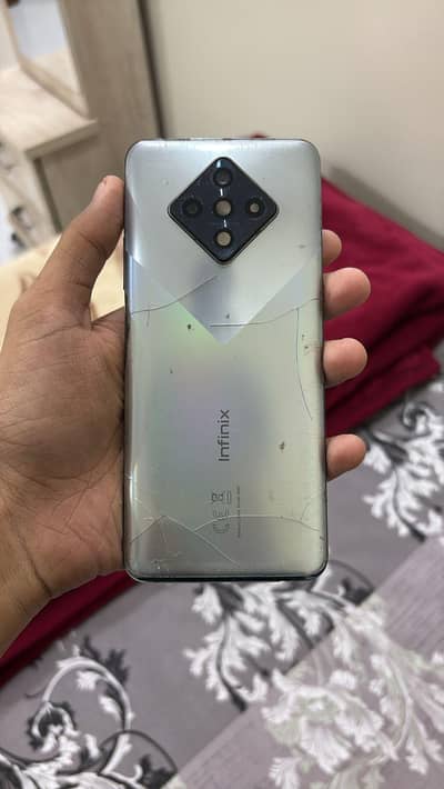 INFINIX ZERO 8