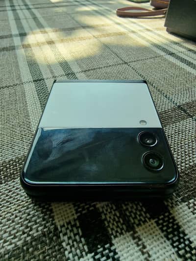 Samsung Z Flip 3 (8/256) Non PTA