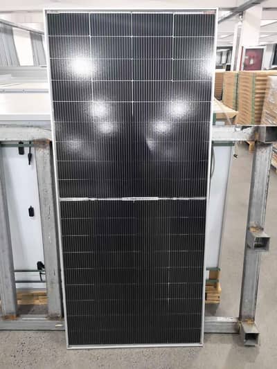 HZ solar 300w  panels available for urgent sell