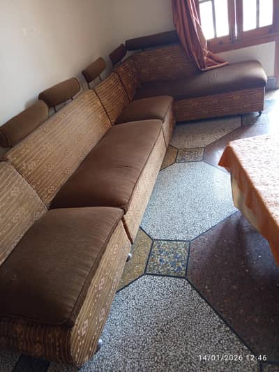 L shaped sofa best condition
