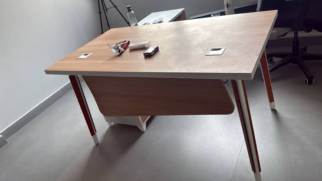 Executive Office Table 0