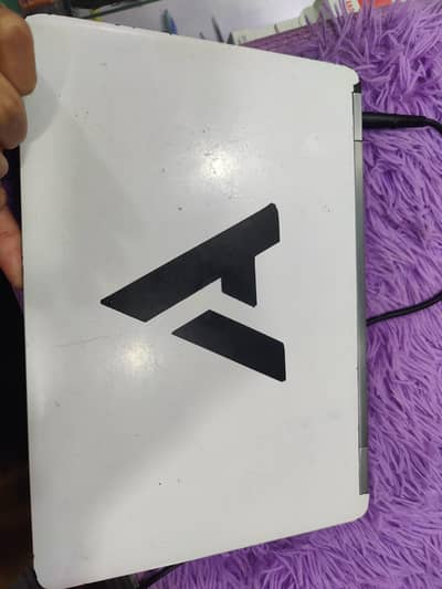 Dell I5 6th generation 4gb ram 128gb ssd