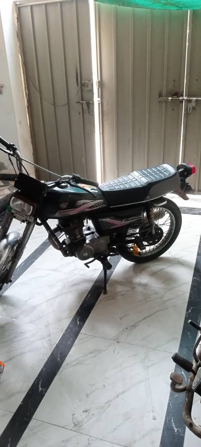 good bike and 2010  model one hand used