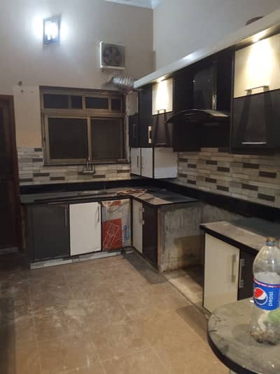 three bed dd portion for rent in johar