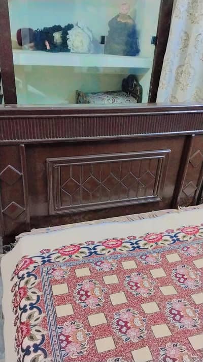 2 single beds with side table for sale