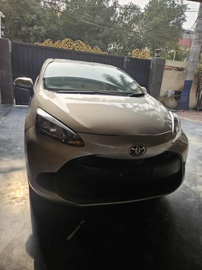 Toyota Aqua Hybrid Z Package full option model 2022 home use74