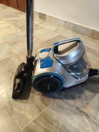 Vax Bagless Vaccum Cleaner