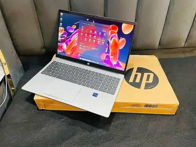 HP elitebook  I7 12th generation laptop full gaming with fingerprint.