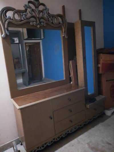 dressing table